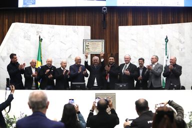 Assembleia Legislativa entrega o título de Cidadão Benemérito do Paraná ao empresário Ivo Pierin Júnior