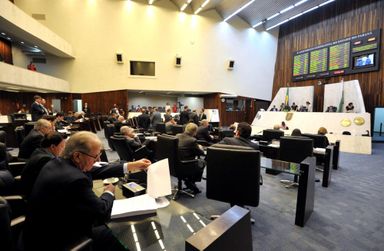 Orçamento do Estado para 2015 é aprovado na Assembleia Legislativa