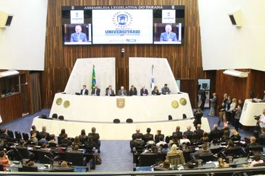 Começa nesta quinta-feira a 5ª edição do Parlamento Universitário