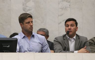 Deputados entram na Justiça para que concessionárias devolvam R$ 10 bi recebidos de maneira irregular