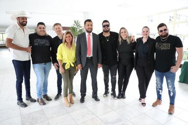 Homenagem ao Dia do Cantor traz música à Assembleia