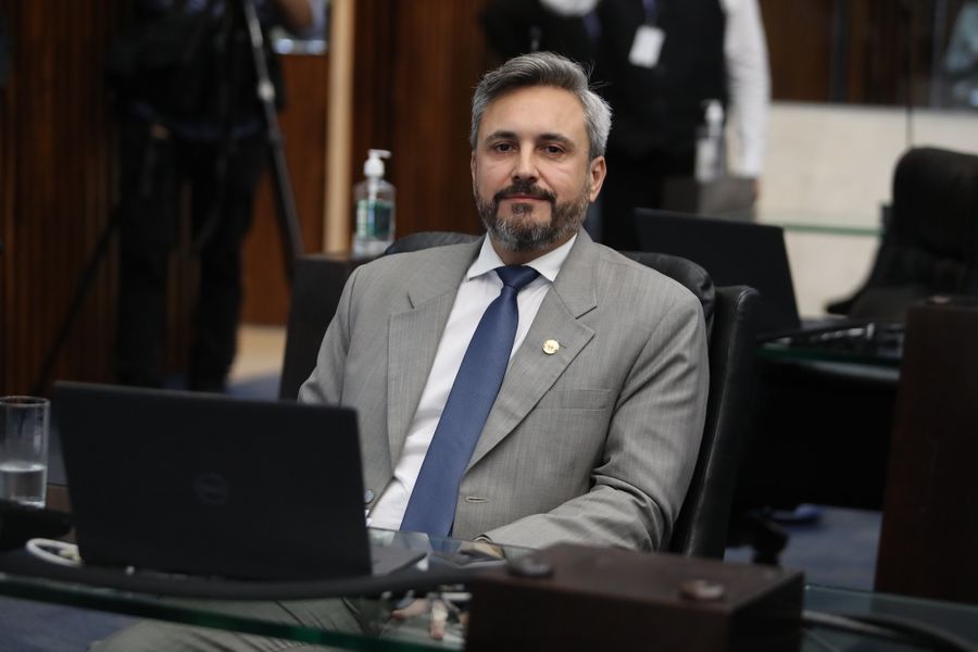 Fabio Oliveira frente engenharia