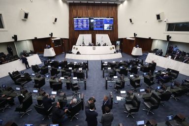 Aprovados projetos que reforçam quadros de servidores de órgãos públicos