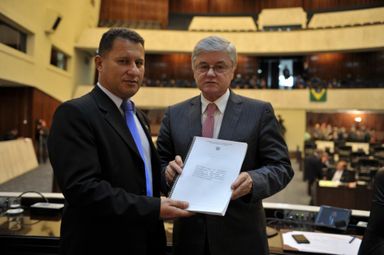 Relatório final da CPI dos Planos de Saúde é entregue na Assembleia
