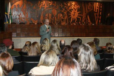 Ismael Lago fala sobre Dinâmica dos Relacionamentos em palestra promovida pela Escola do Legislativo