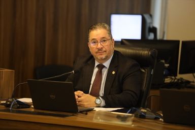 Projeto de lei assegura aos pais o direito de vetar a participação dos filhos em atividades sobre gênero na escola