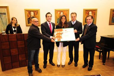 Tenista Teliana Pereira recebe o título de Cidadã Honorária do Paraná