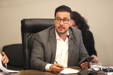 Em Audiência Pública, deputado Arilson Chiorato (PT) questiona possíveis irregularidades na aplicação de recursos públicos em tratamentos renais