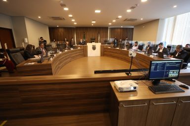 Votação da admissibilidade da PEC do espanhol é novamente adiada na CCJ