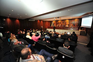 Audiência pública debate concessão de apoio cultural para as rádios comunitárias