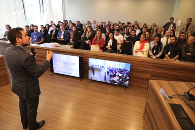 Promovido pela Escola do Legislativo, curso para fiscais e gestores de contratos destaca as boas práticas para a administração pública