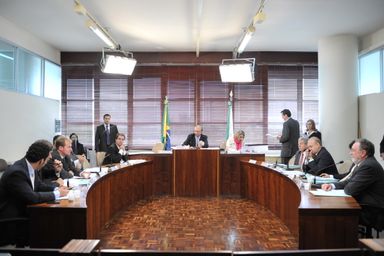 CCJ aprova emenda que amplia isenção de ICMS para diesel utilizado no transporte coletivo