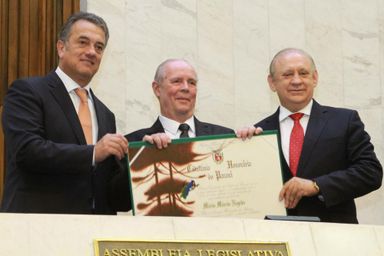 Médico Mário Márcio Negrão recebe o título de Cidadão Honorário do Paraná
