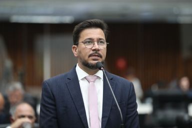 Oposição defende aplicação de recursos de ação judicial recebidos pela Sanepar na redução da tarifa de água no Paraná