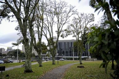 Alep arrecada R$ 4 milhões em leilão que definiu banco que fará pagamento de servidores