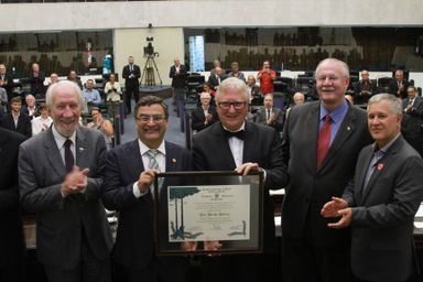 Jair Alfredo Pereira recebe o título de Cidadão Honorário do Paraná