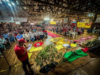 Audiência pública pela Reforma Agrária reúne mais de 500 pessoas em Quedas do Iguaçu