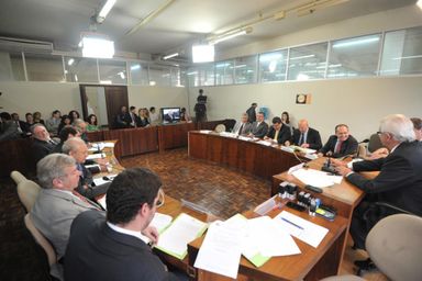 CCJ realiza sessão extraordinária para analisar propostas de reajuste dos servidores