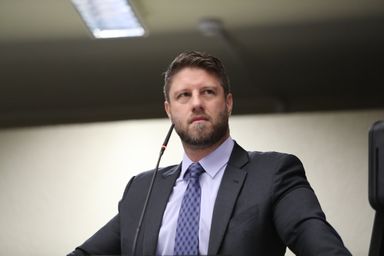 Deputado Requião Filho fala sobre o Dia do Orgulho LGBTQIA+.