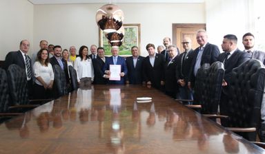 Traiano promulga Lei que beneficia os corretores de imóveis do Paraná