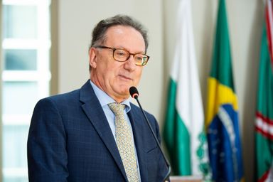 Assembleia Legislativa homenageia o cônsul-geral da Itália em Curitiba