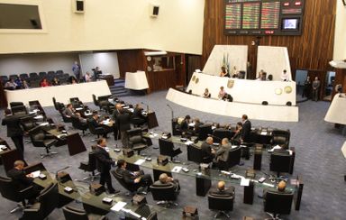 Projeto que estabelece transparência para cobrança de dívidas dos consumidores é aprovado