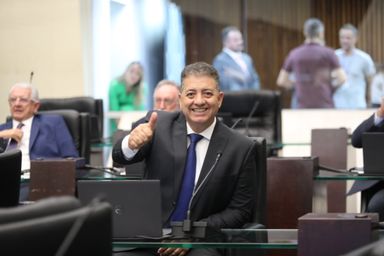 Deputado Cobra Repórter (PSD) solicita Menção Honrosa para a Associação Paranaense de Supermercados