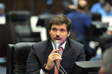 Deputado protocola requerimento contra o bloqueio da estrada Terra Roxa entre Mandaguari e Marialva