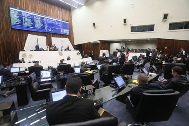 Projeto que obriga entregadores a trabalhar identificados avança na Assembleia