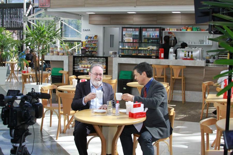 turini café com política