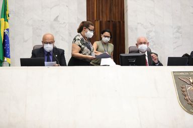 Bancada do governo comemora e Oposição reclama do pouco tempo de debate dos projetos de reestruturação da segurança pública
