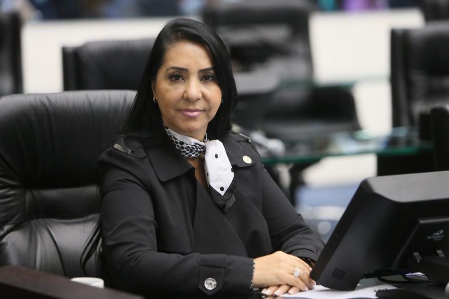 Cantora Mara Lima