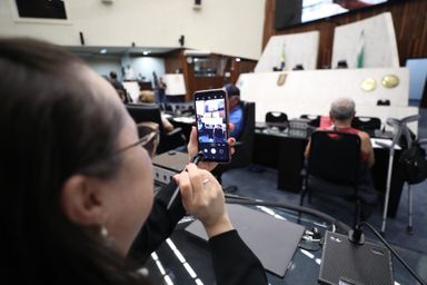 Assembleia realiza série de  palestras para idosos não caírem em golpes na internet