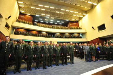 Sessão Solene na Assembleia homenageia soldados brasileiros