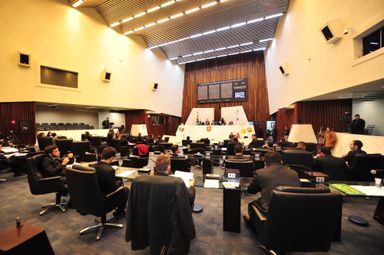 Deputados universitários vivenciam os trabalhos parlamentares com votações no Plenário da Alep