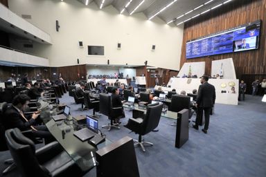 Aprovado projeto que reforça alerta sobre uso excessivo de telas na infância