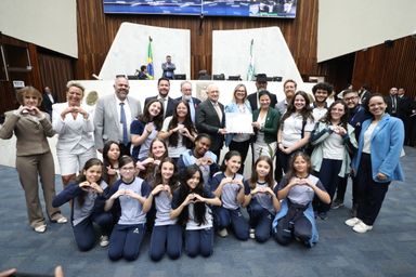 Coral do Colégio Adventista de Pinhais se apresenta no Grande Expediente da Assembleia Legislativa