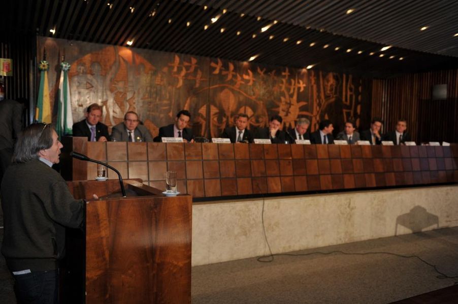Parlamentares membros da CPI do Pedágio reunidos nesta terça-feira (24) no Plenarinho da Alep.