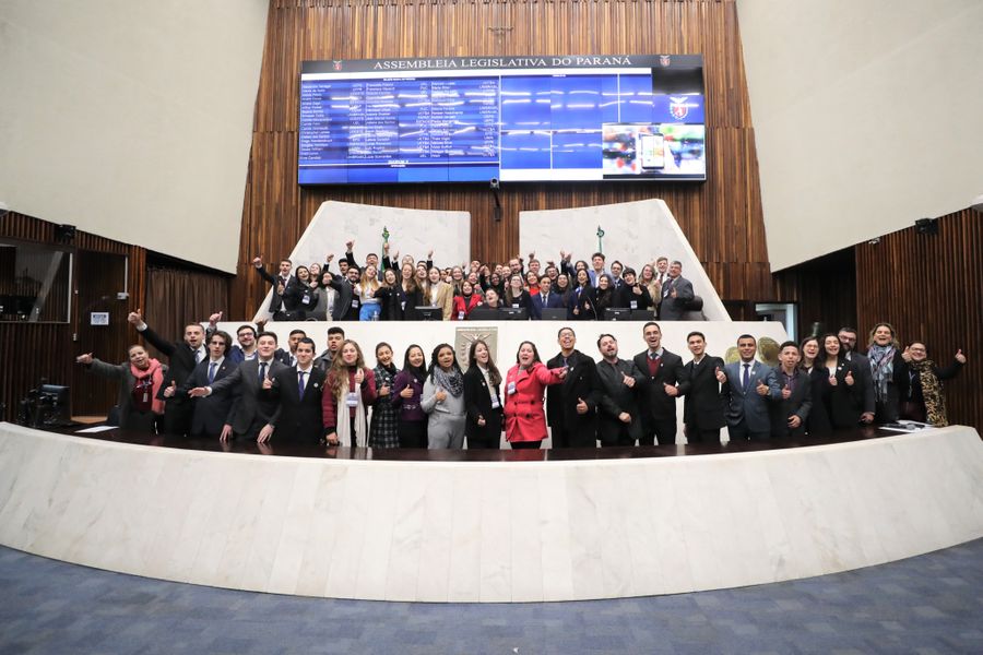 Parlamento Universitário início