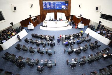 Avança projeto que beneficia doadoras de leite materno com isenção de taxa de inscrição em concurso público