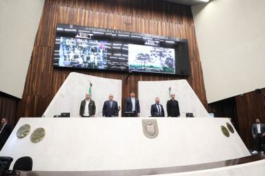 Assembleia homenageia empreendedores com o Mérito Empresarial do Paraná