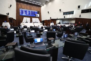A proposta que garante vagas de piloto de aeronaves da PM para praças da corporação é aprovada em redação final