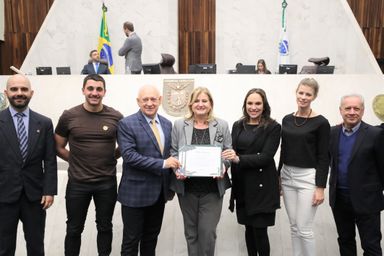 Assembleia homenageia primeira mulher a assumir o consulado da Itália no Paraná e Santa Catarina
