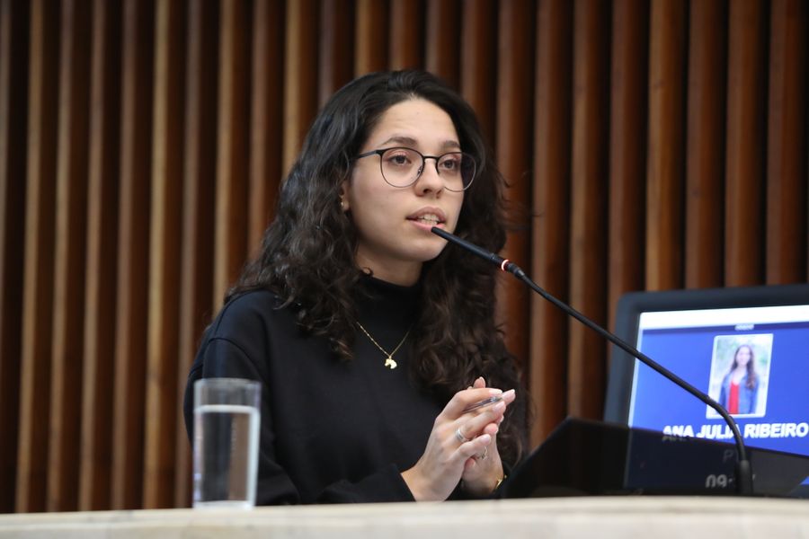 ana julia frente saude mental