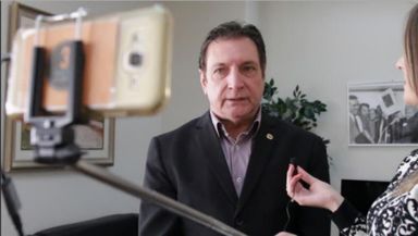 Nos "3 minutos com o Deputado" desta semana você vai conhecer um apaixonado por futebol: Ademir Bier