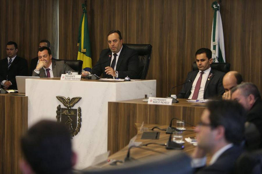 Reunião extra da CCJ dia 3 de abril