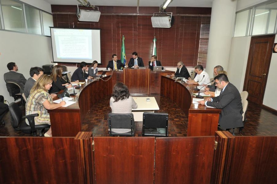 Reunião da Comissão Especial da Reforma do Regimento Interno nesta segunda-feira (24).