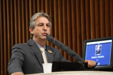 Deputado Tadeu Veneri cobra segurança para agricultores da Fazenda Curi