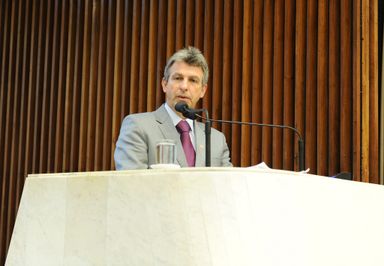 Assembleia formaliza a constituição da Frente Parlamentar em Defesa do Serviço Público Municipal
