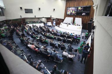Plano Decenal do Esporte do Paraná (2026-2035) é entregue à Assembleia